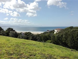 1141 m² Land available in Bowtie