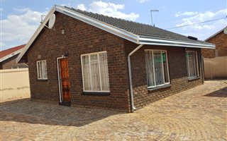 2 Bedroom House in Wattville
