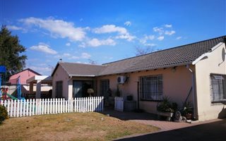 3 Bedroom House in Moffat View