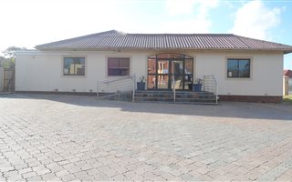 6 Bedroom House in Greenfields
