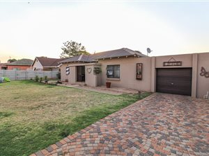 2 Bed House in Selection Park