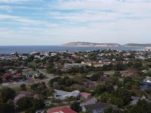 5 Bed House in Lower Robberg