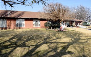 350 m² Commercial space in Roodewal and surrounds