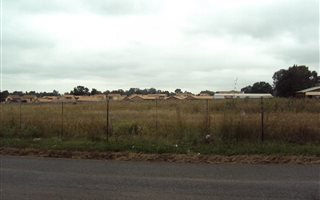 1000 m² Commercial space in Desainagar