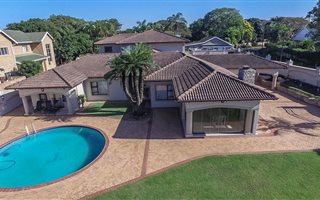 5 Bedroom House in Mt Edgecombe