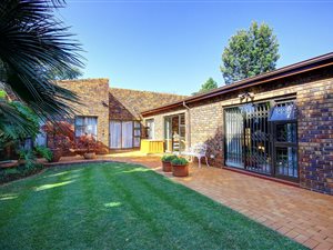 3 Bed House in Weltevreden Park