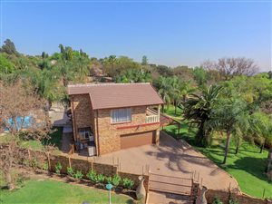 4 Bed House in Zwartkop