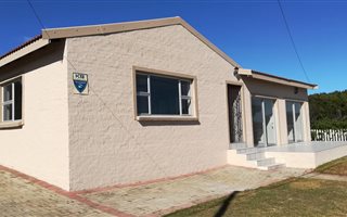 4 Bedroom House in Paradise Beach