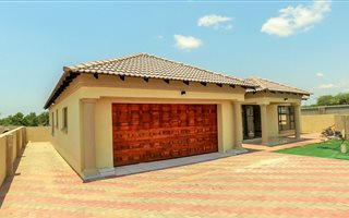 3 Bedroom House in Bendor