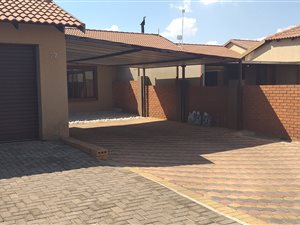 2 Bed Townhouse in Krugersdorp Central