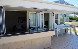 5 Bedroom House in Voelklip