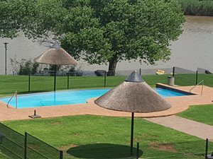 2 Bed Apartment in Emfuleni Golf Estate