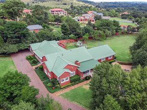 7 Bed House in Irene Glen Estate