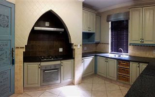 3 Bedroom Townhouse in Eagle Canyon Golf Estate