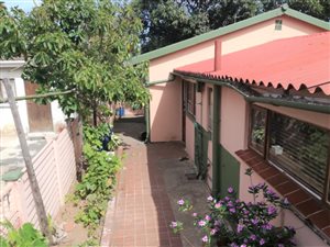 4 Bed House in Austerville