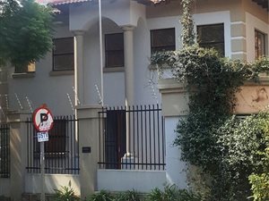 300 m² Office Space in Sunnyside