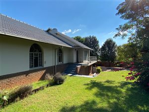 4 Bed House in Waterkloof Ridge