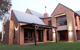 5 Bedroom House in Leeuwfontein