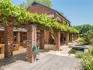 5 ha Farm in Somerset West Central
