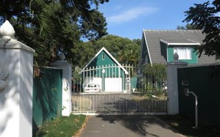 3 Bedroom House in Cowies Hill