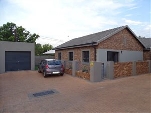3 Bed Townhouse in Potchefstroom Central