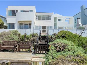 6 Bed House in Jeffreys Bay