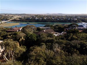 698 m² Land available in Merryhill