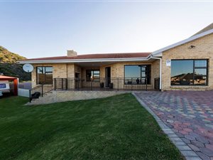 3 Bed House in Island View