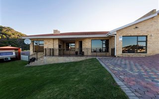 3 Bedroom House in Island View