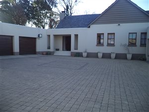 4 Bed House in Lakefield