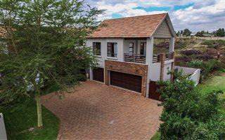 4 Bedroom House in Olympus