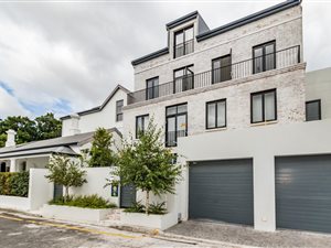 2 Bed Apartment in Claremont Upper