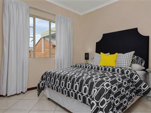 2 Bed Simplex in Mooikloof Equestrian Estate