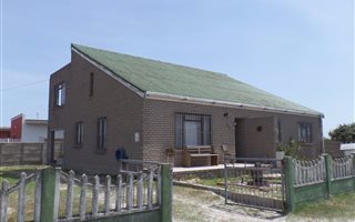 3 Bedroom House in Langebaan Central
