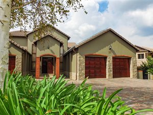 5 Bed House in Ebotse Estate