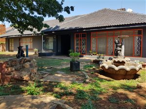 6 Bed House in Risiville