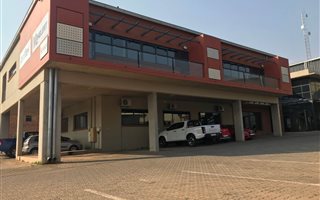 204 m² Office Space in Irene