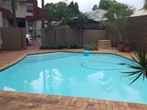 30 Bed House in Arcadia