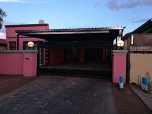 3 Bed House in Mandela View