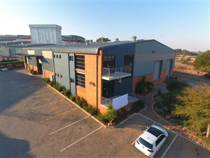 1180 m² Industrial space in Roodepoort Central