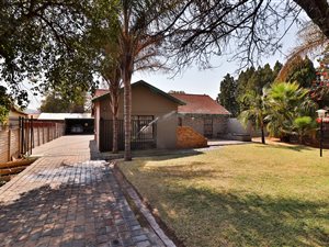 3 Bed House in Claremont