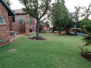 2 Bed Flat in Zwartkop