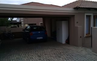 2 Bedroom House in Rooihuiskraal