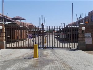1 Bed Townhouse in Potchefstroom Central