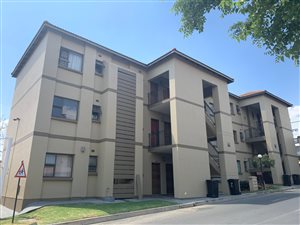 2 Bed Apartment in Pineslopes