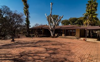 2690 m² Commercial space in Muldersdrift