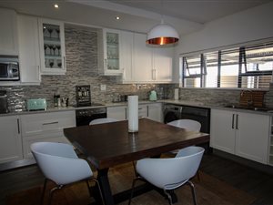 2 Bed Townhouse in Menlo Park