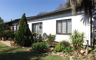 4 Bedroom House in Erasmus