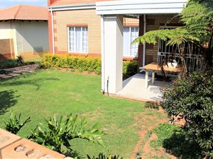 2 Bed Townhouse in Moreleta Park