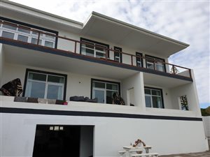 8 Bed House in Van Riebeeckstrand